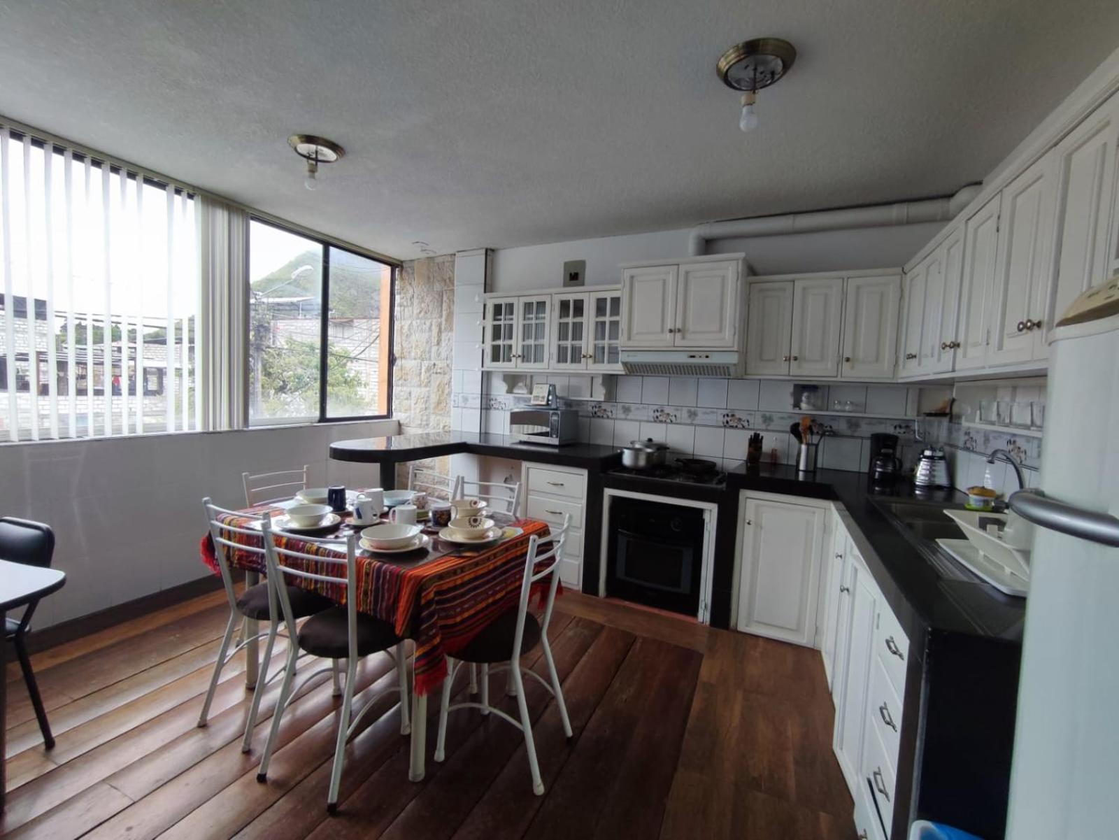 Mayra'S Apartments And Spanish School Banos  Ngoại thất bức ảnh